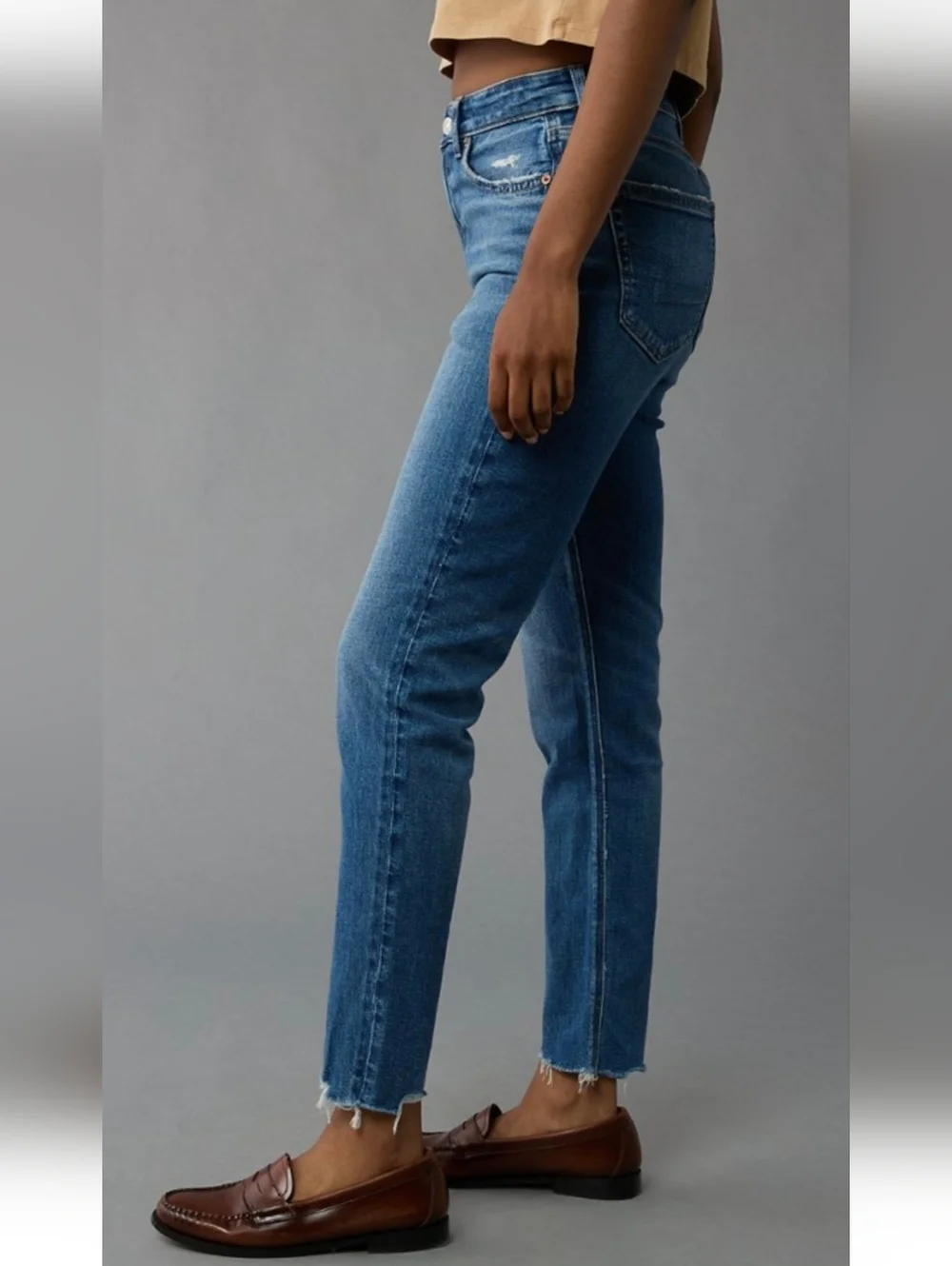 NWT American Eagle Super High-Rise Strigid Mom Jeans in size 12 Short - Picture 3 of 10